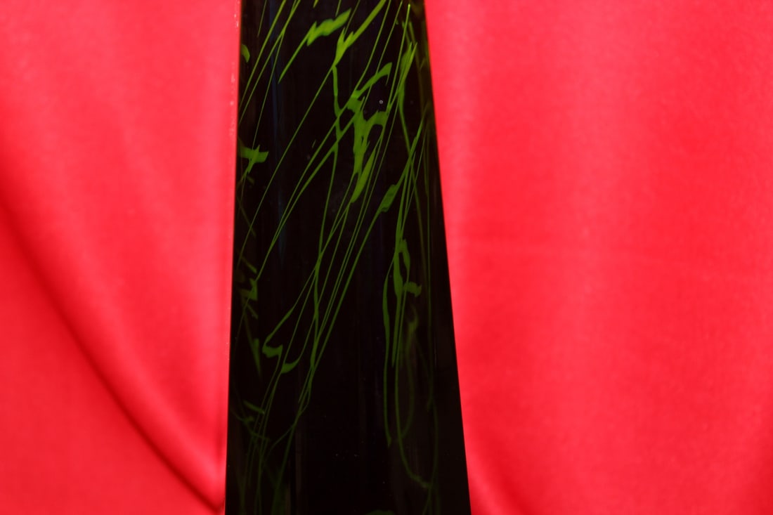 A Baranek Family Art Glass Vase - 9