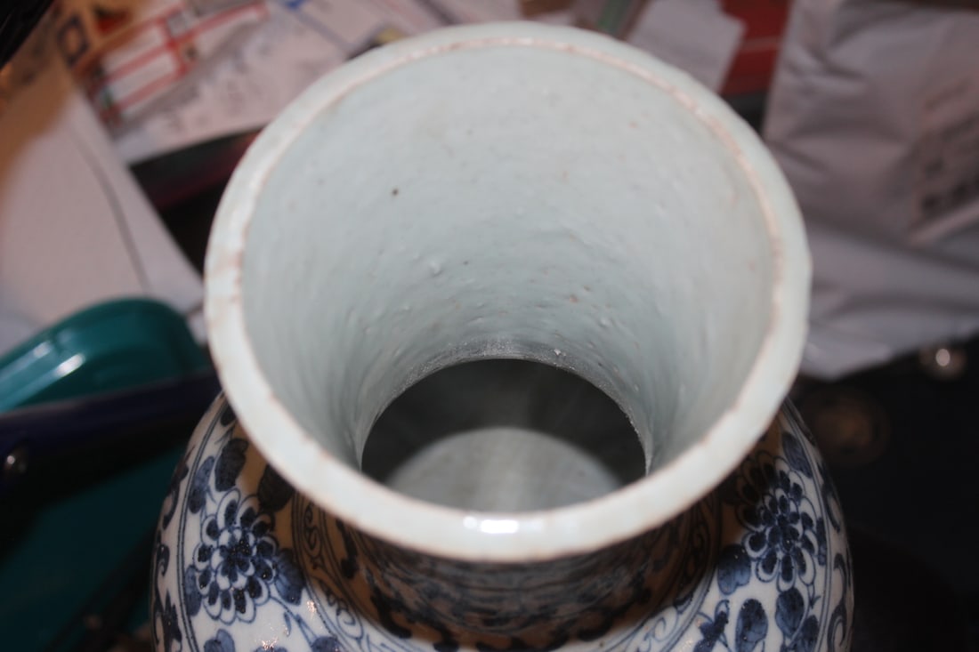 Chinese Blue and White Dragon Vase - 8