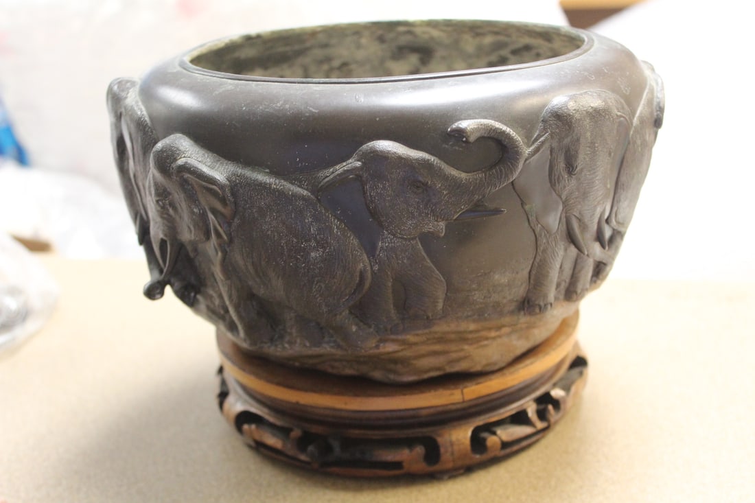 Antique Chinese/Japanese Bronze Pot - 3