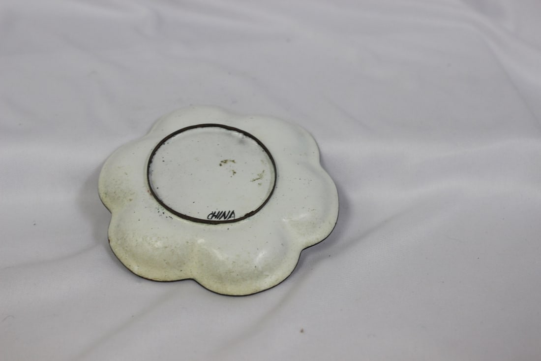 A Vintage Enamel Dish - 2