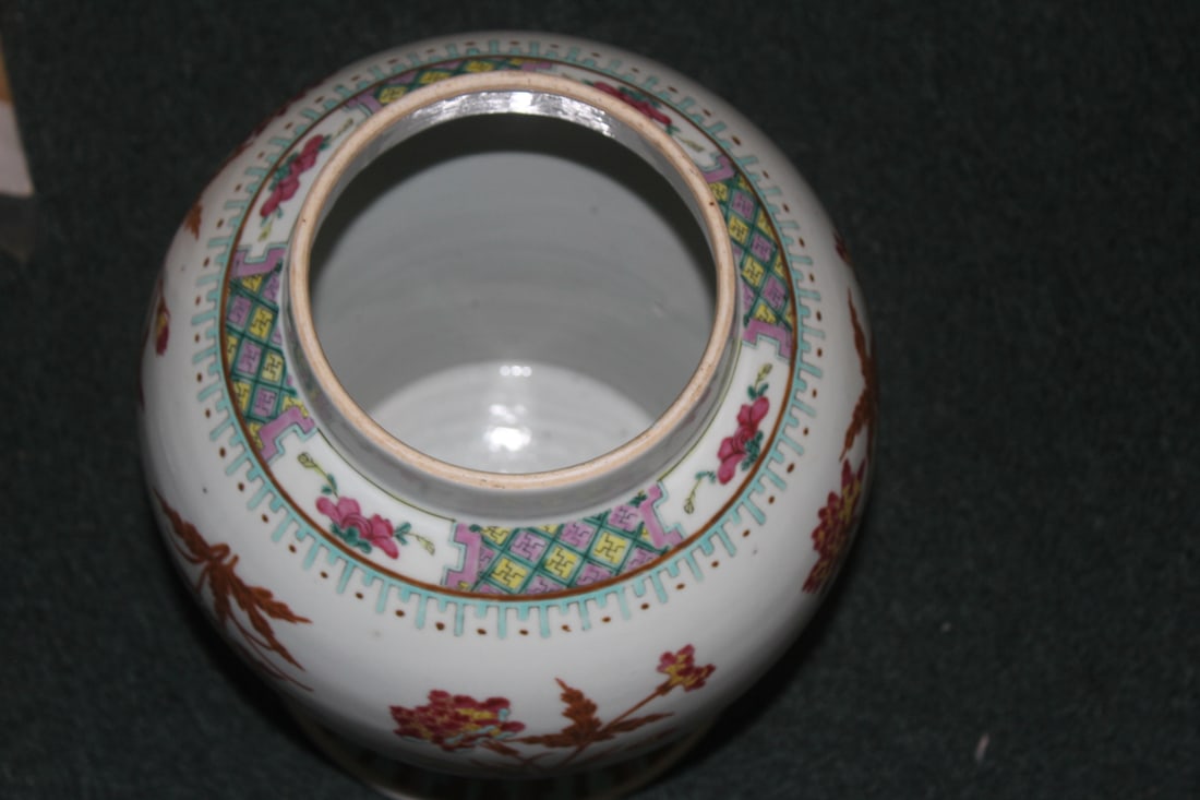 Chinese Famille Rose Baluster Vase - 7