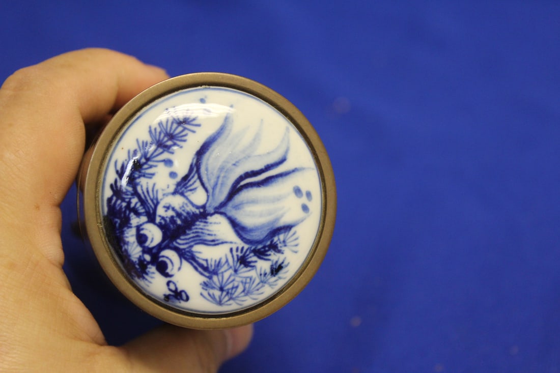 An Oriental Porcelain Top Cylinder Jar - 2