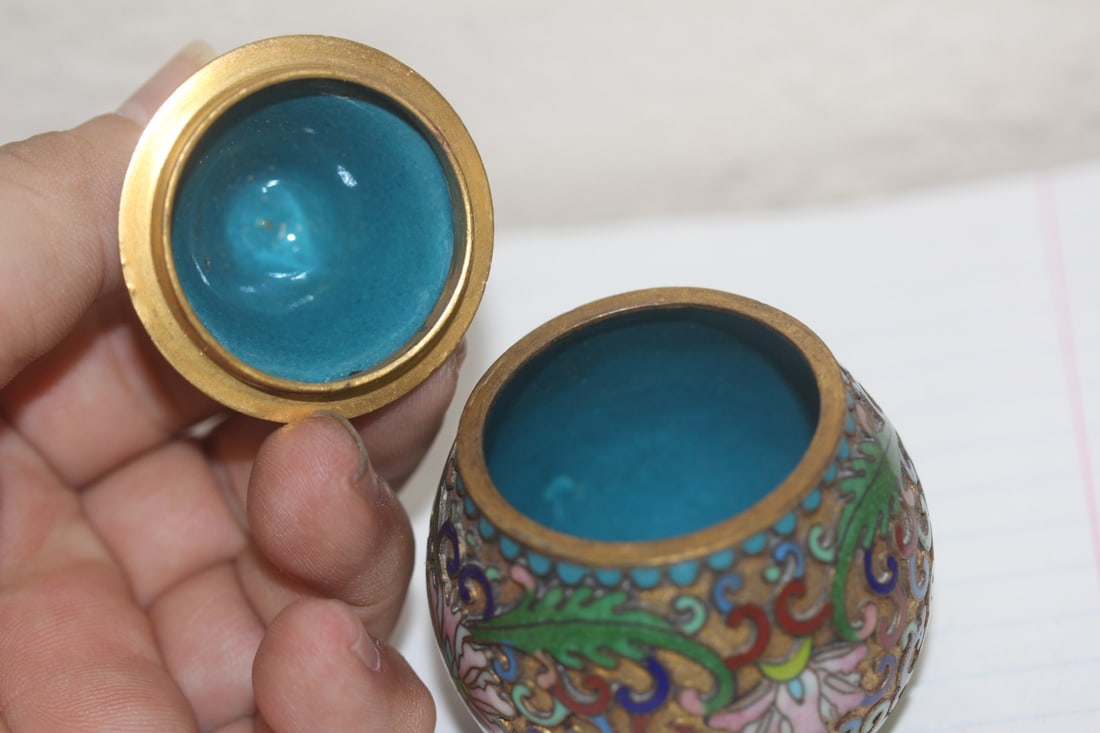 Chinese Cloisonne Apple Trinket Box - 5