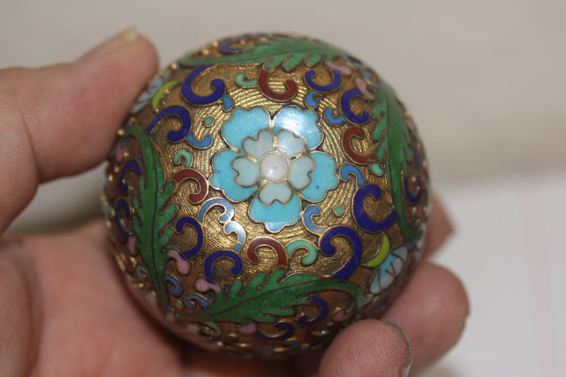 Chinese Cloisonne Apple Trinket Box - 7