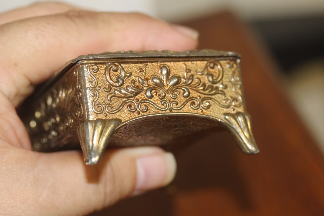 Vintage Metal and Porcelain Trinket Box - 5