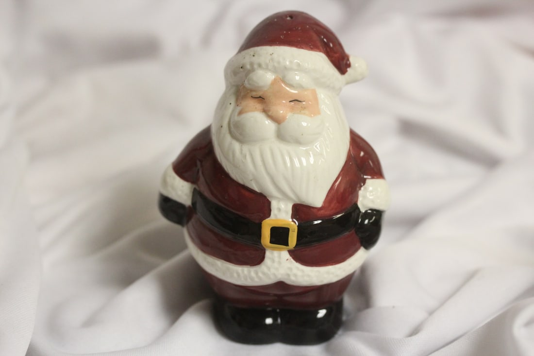 A Single Santa Salt or Pepper Shaker: 4 1/2" tall