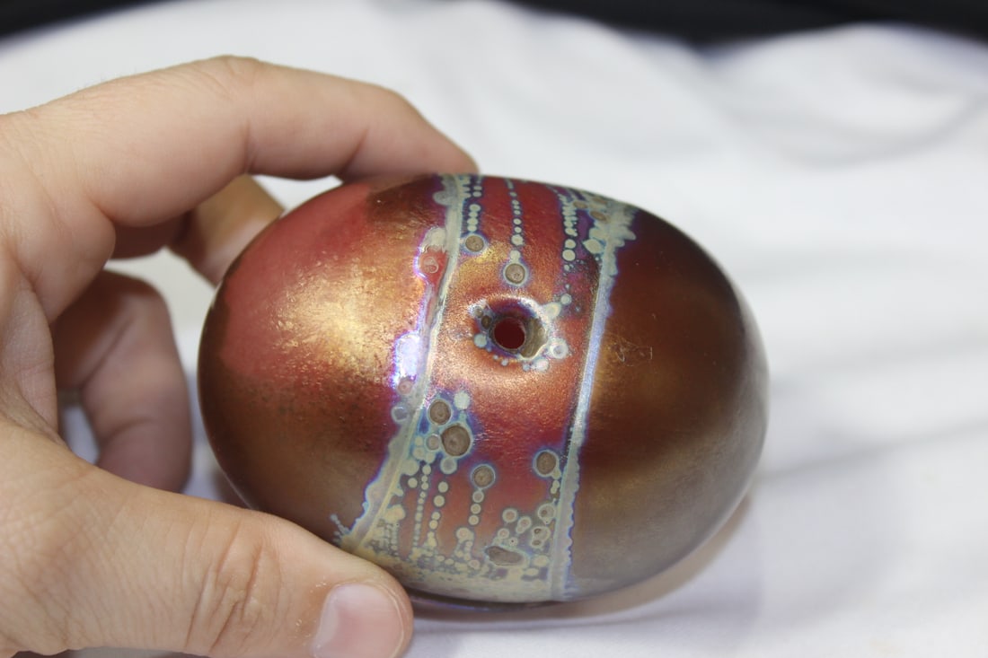 A Rare and Unusual Coleman Art Glass Egg - 3