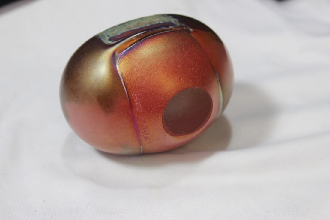 A Rare and Unusual Coleman Art Glass Egg - 4