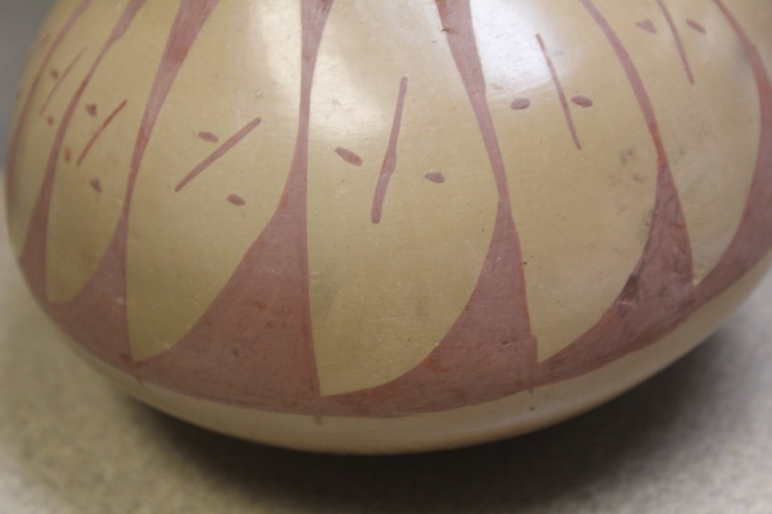 Antique Native American Pot - 4