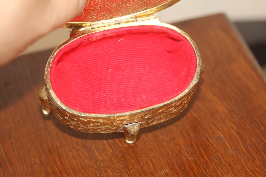 Vintage Footed Metal Trinket Box - 5