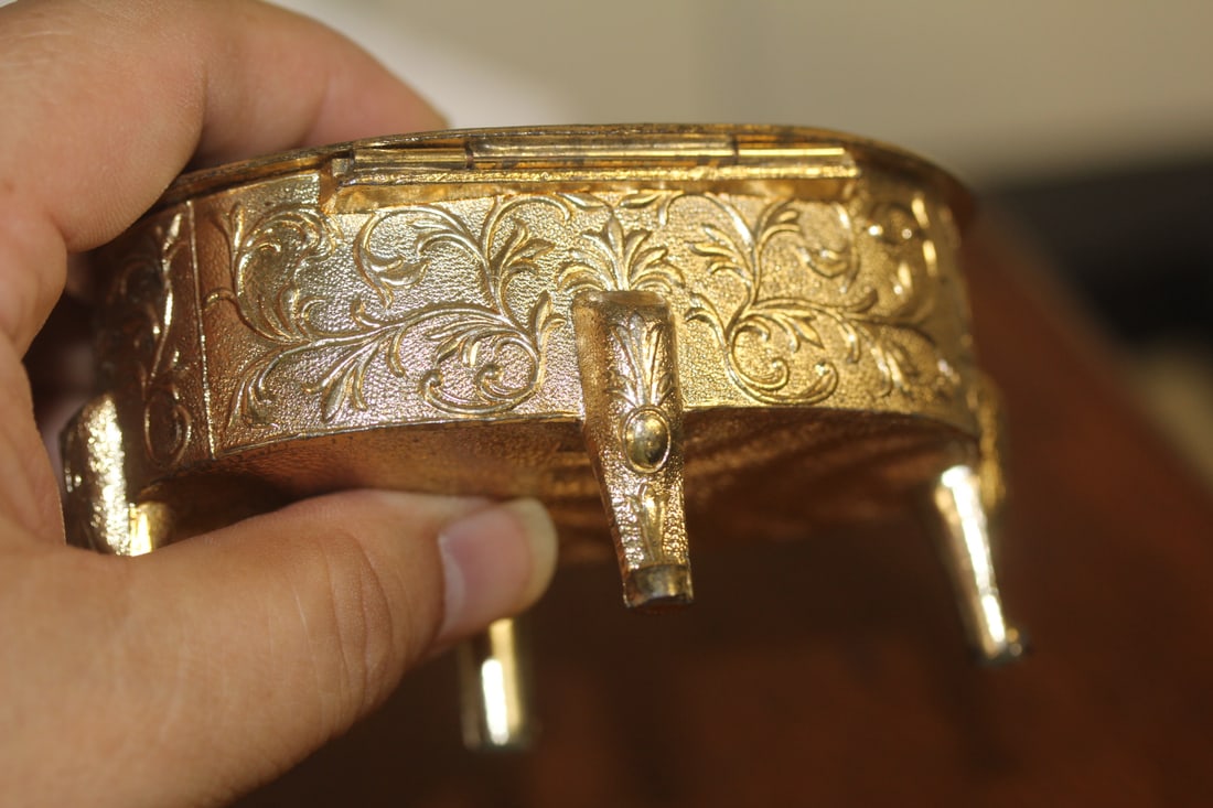 Vintage Footed Metal Trinket Box - 6