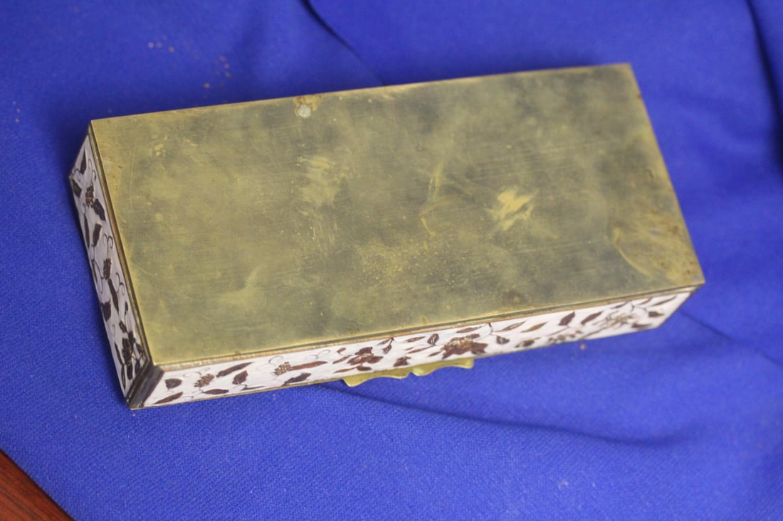 A Chinese Cloisonne Long Box - 7