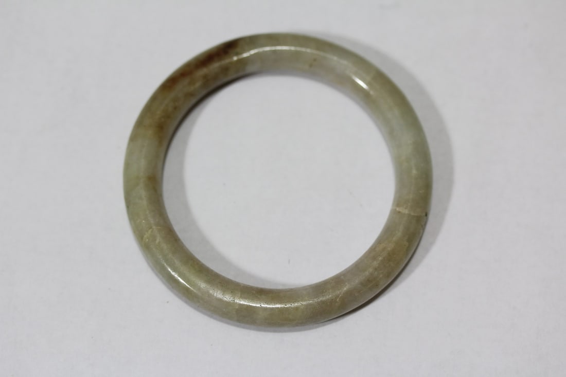A Nephrite Jade Russett Bangle Bracelet - 2