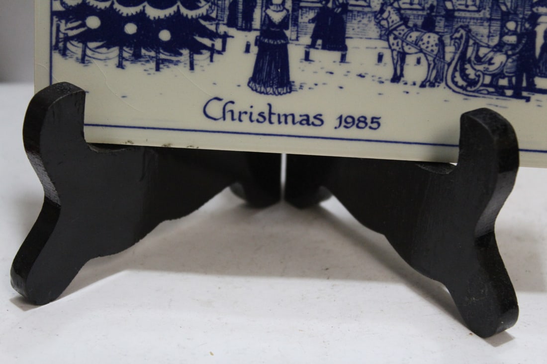 A Delft Tile - Christmas 1985 - 2