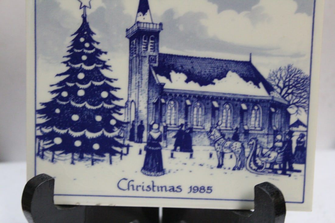 A Delft Tile - Christmas 1985 - 3