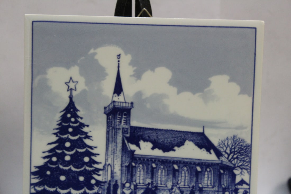 A Delft Tile - Christmas 1985 - 4