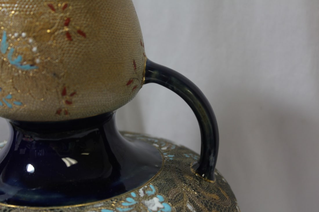 A Royal Doulton Vase - 3