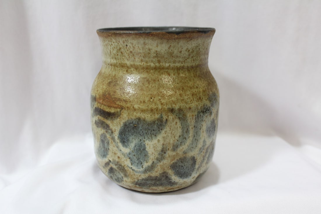 An Artglass Pottery Jug (1 of 6)