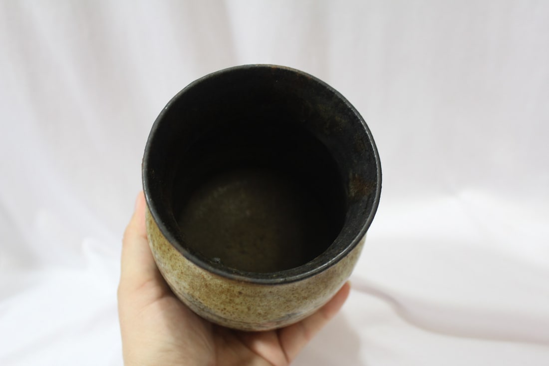 An Artglass Pottery Jug - 4