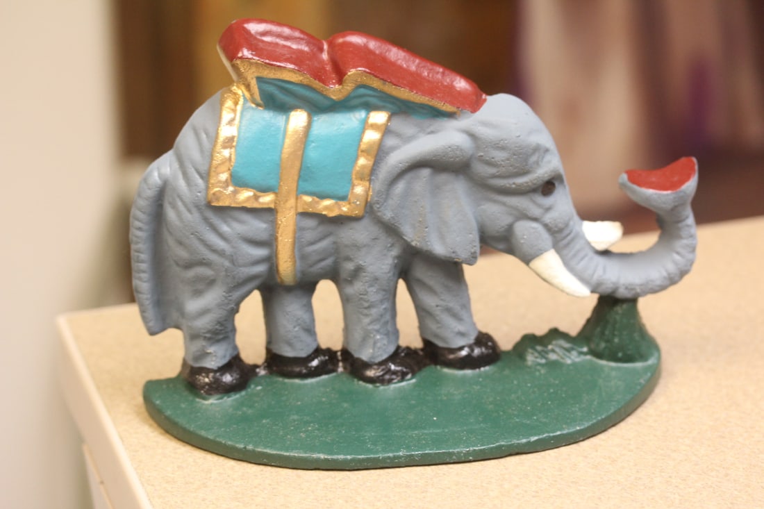 Cast Iron Elephant Door Stopper: 8" across