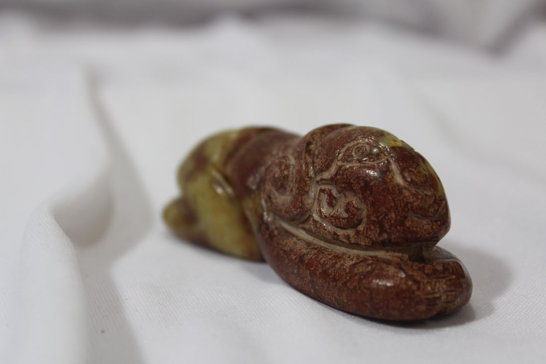 A Chinese Jade or Similar Hardstone Beast Pendant - 4