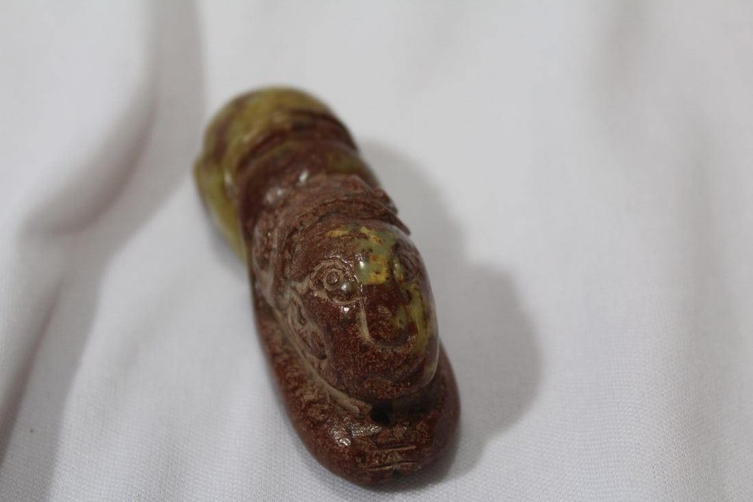 A Chinese Jade or Similar Hardstone Beast Pendant - 5