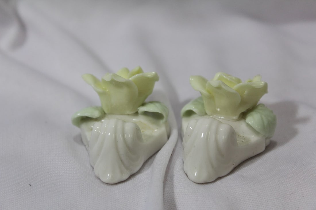 Lot of 2 Vintage Porcelain Flowers - 3