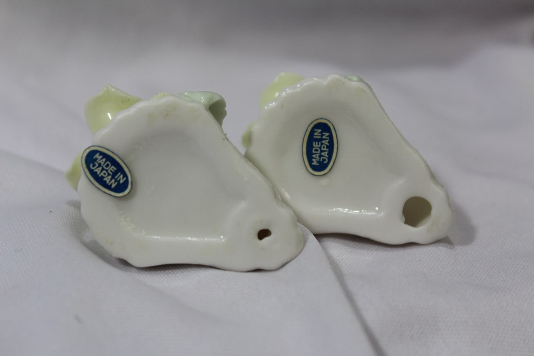 Lot of 2 Vintage Porcelain Flowers - 4