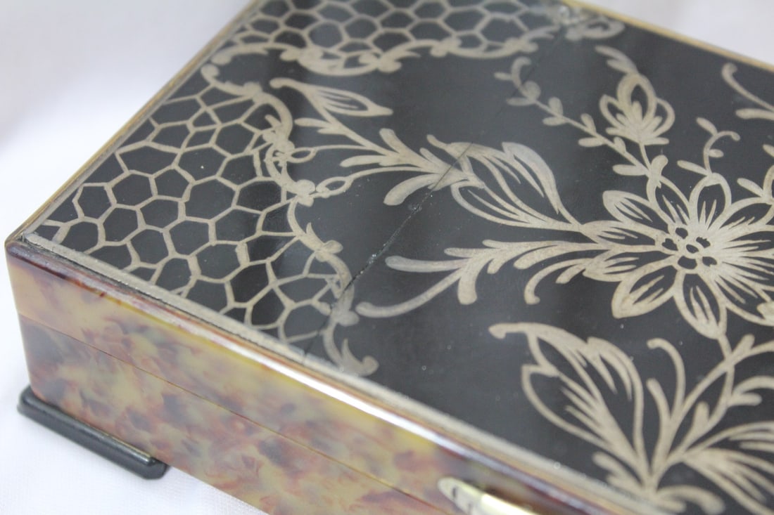 A Faux T o r t oi s e Shell Silver Overlay Box - 2