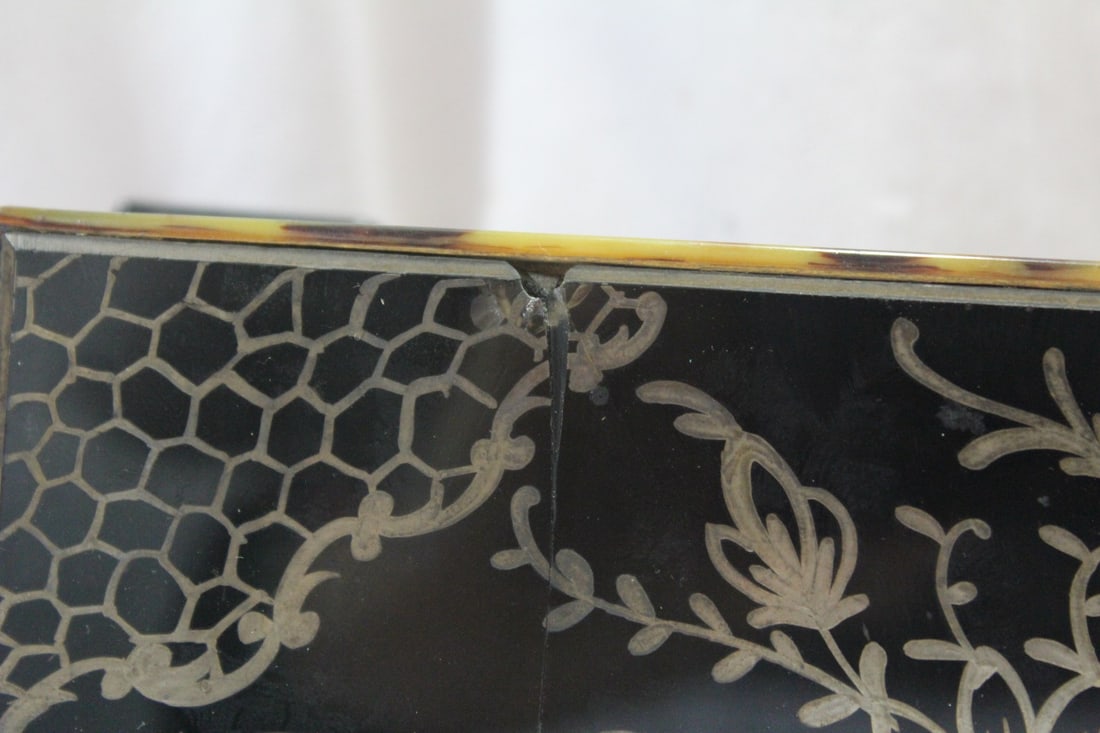 A Faux T o r t oi s e Shell Silver Overlay Box - 5