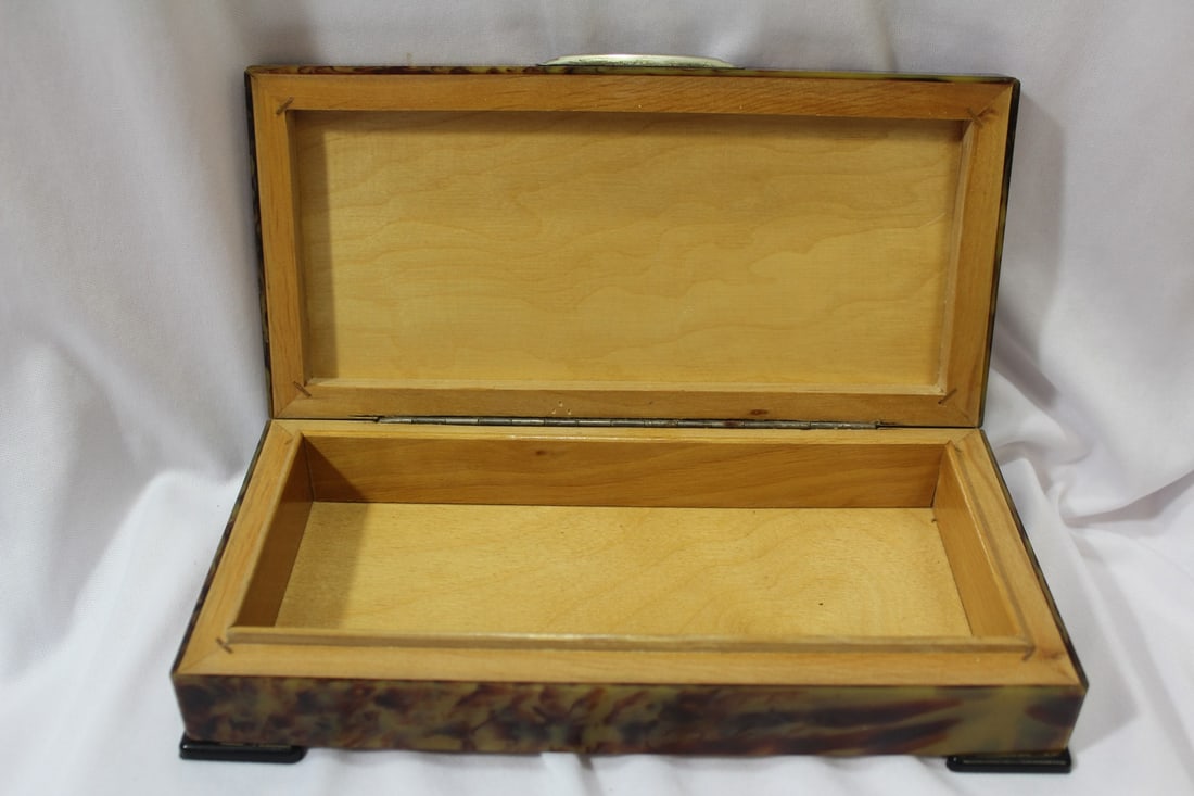 A Faux T o r t oi s e Shell Silver Overlay Box - 6