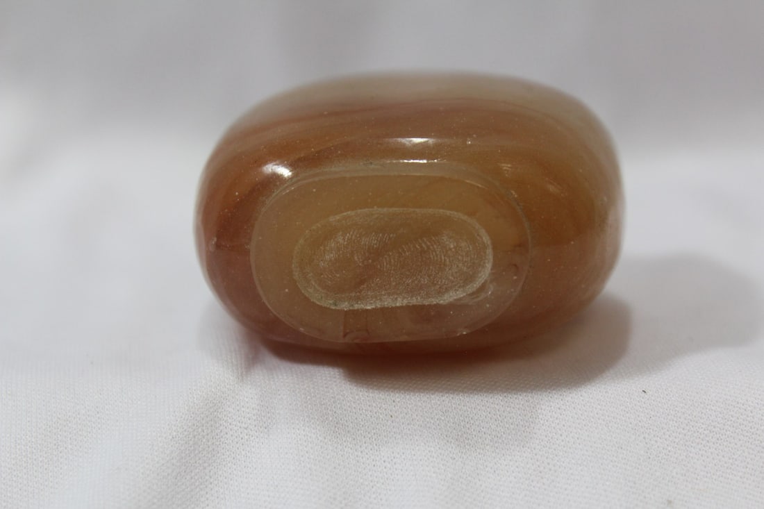A Chinese Agate Snuff Bottle - 4