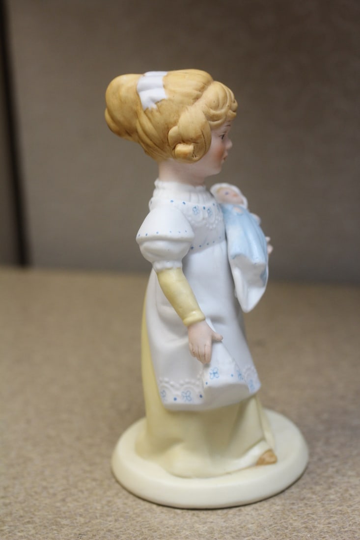 Ceramic Avon Figurine - 4