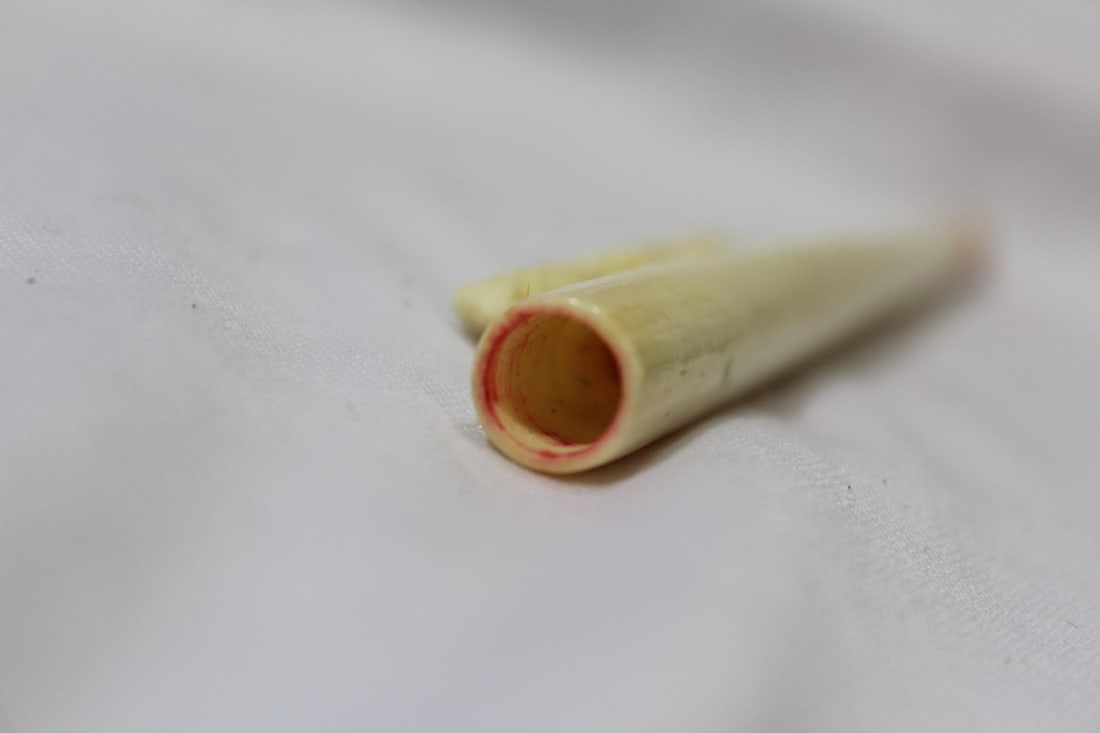 A Carved Bone Elephant Cigarette Holder - 4