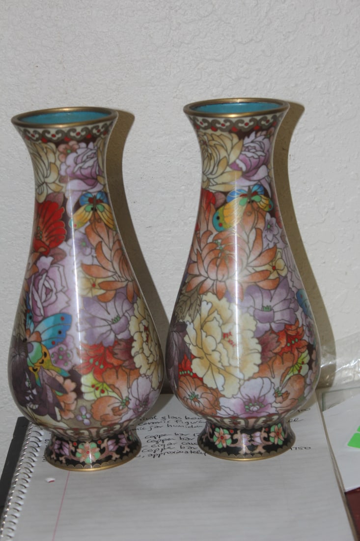 Pair of Chinese Cloisonne Vases - 2