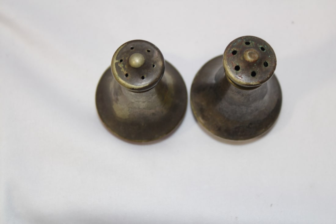 Lot of 2 Silverplated Salt and Pepper Shakers - 3