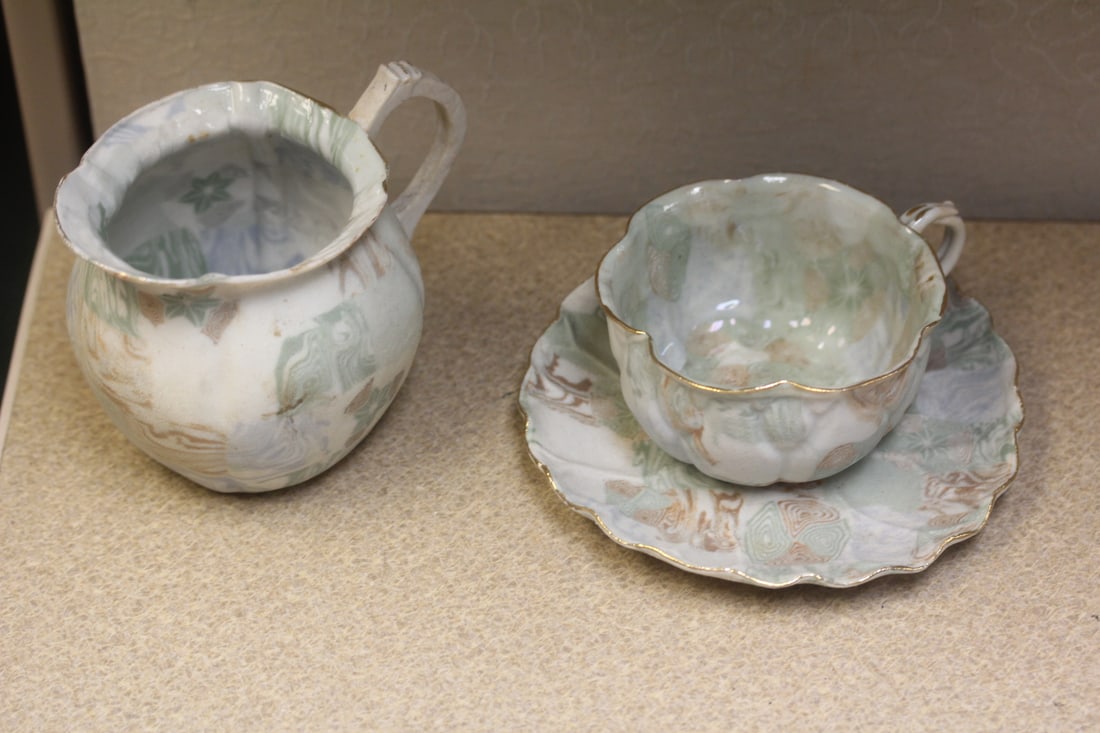 Lot of 3 Ceramic Articles - 3