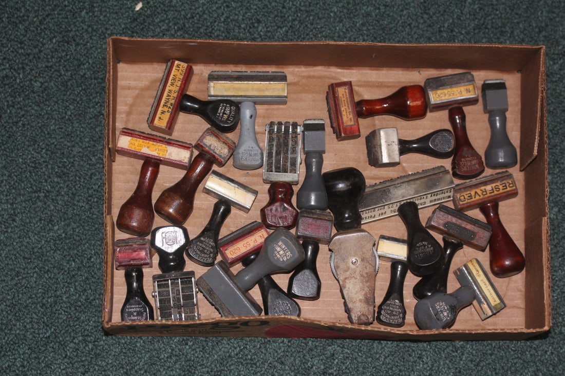 Lot of Vintage Rubber Stamps: as shown