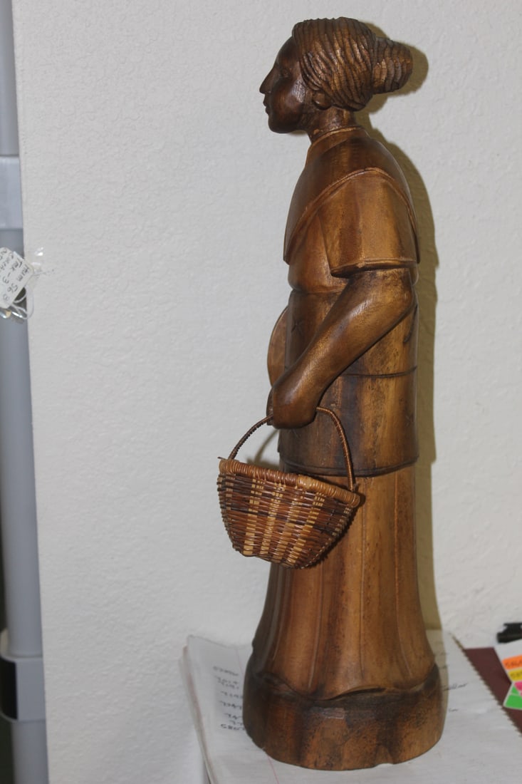 Oriental Lady Figurine - 5