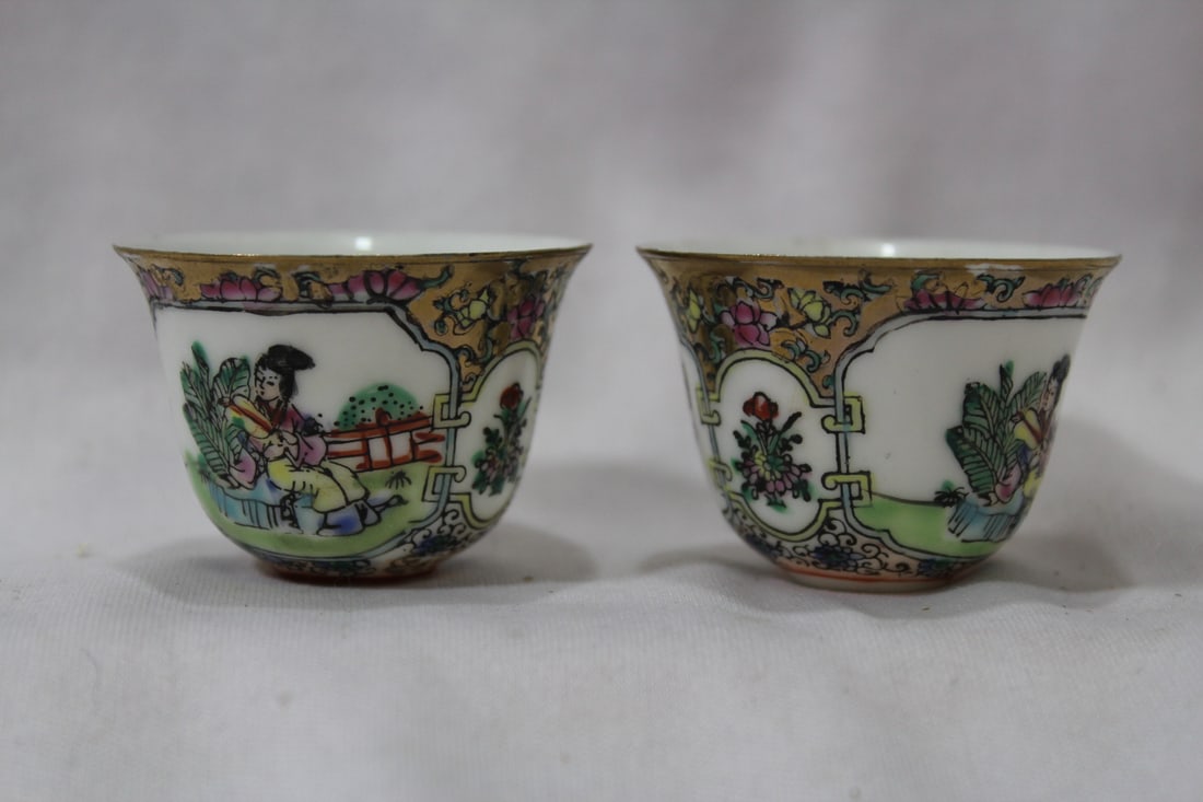 Lot of 2 Small Chinese Wine Cups - 2