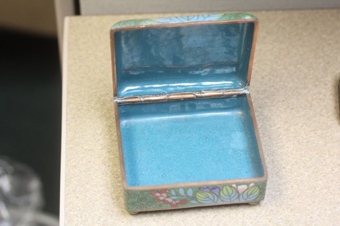 Antique Chinese Jade and Cloisonne Box - 2