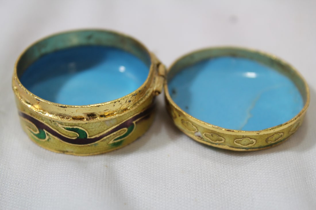 A Chinese Cloisonne Trinket Box - 3