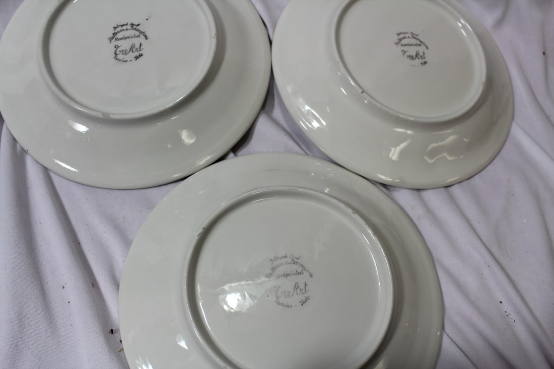 Lot of 3 Decorative Plates - 2