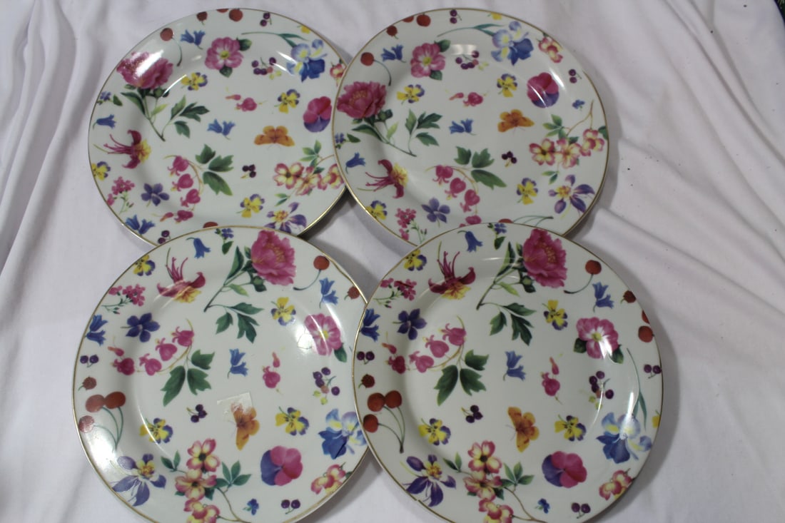 Set of 4 Decorative Salad Plates - 2