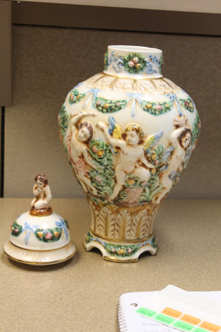 Capodimonte Jar with Lid - 4