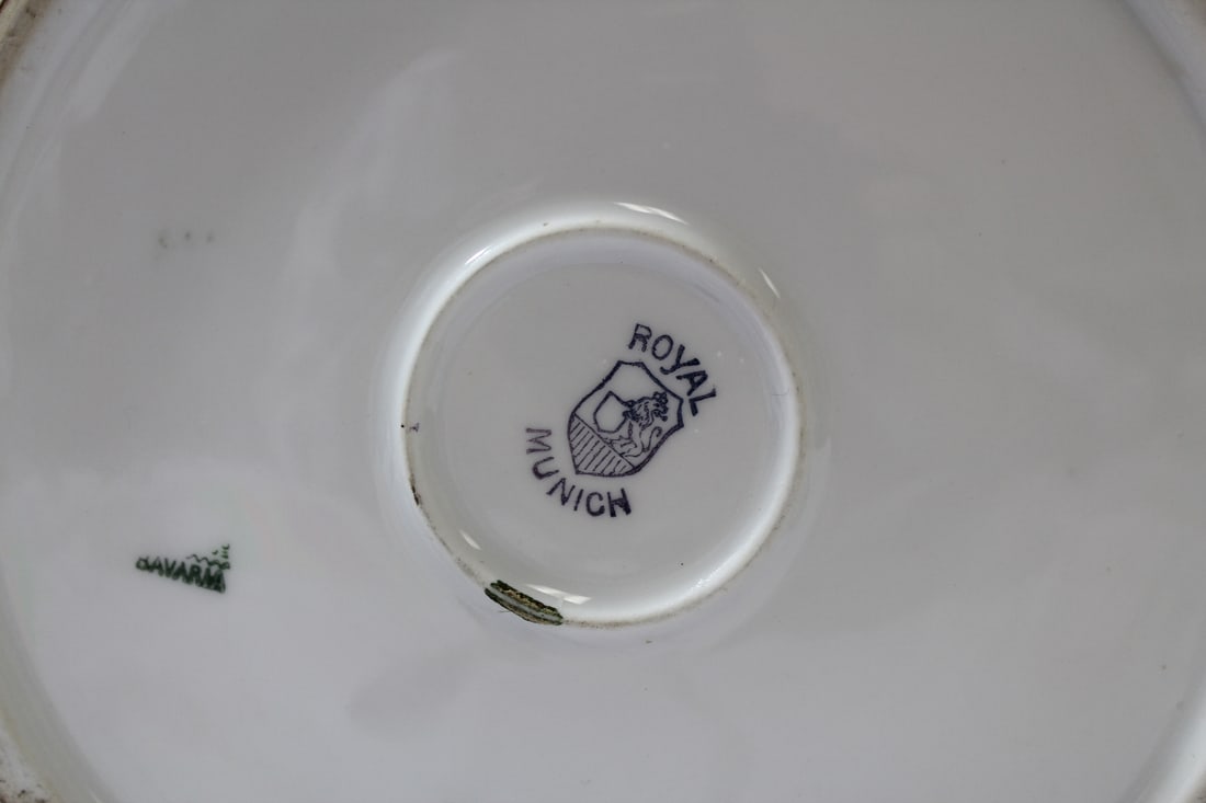 A Royal Munich Covered Bowl - 3