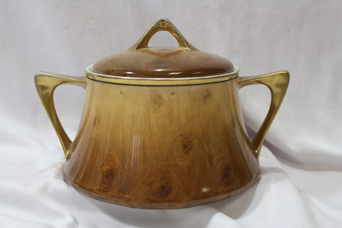 A Royal Munich Covered Bowl - 4
