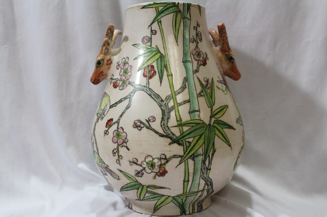 A Chinese Vase with Elk Handles - 3