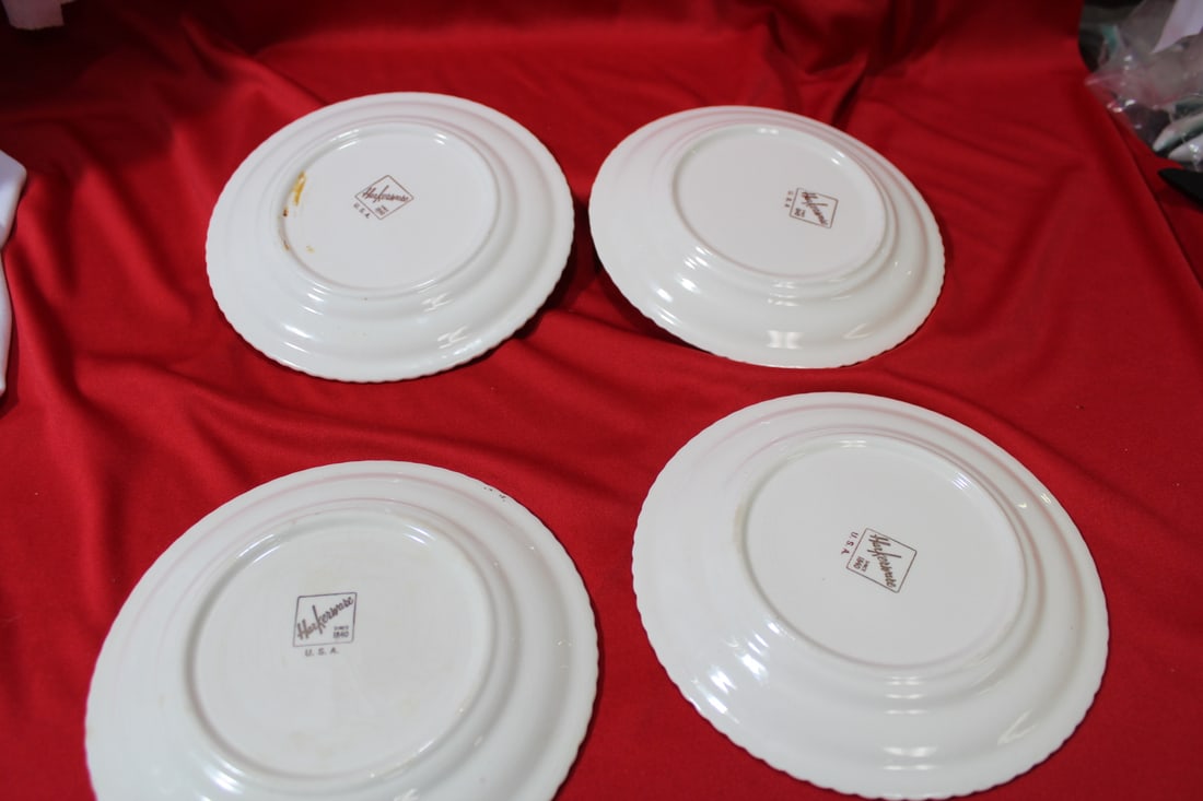A Set of 4 Currie And Ives Bread Plate - 6