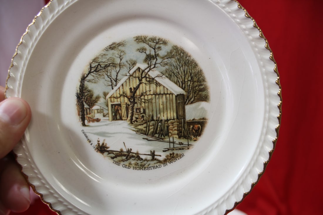 A Set of 3 Currie And Ives Bread Plate - 2